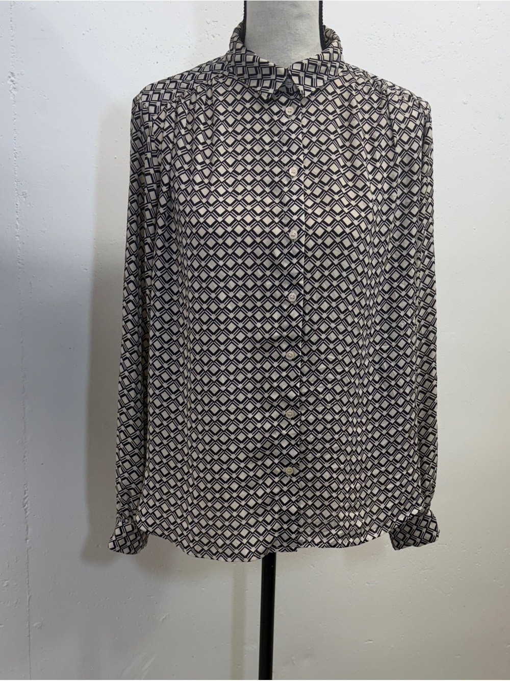 Ladies geometrical Pattern Long-Sleeve -blouse Black & Cream